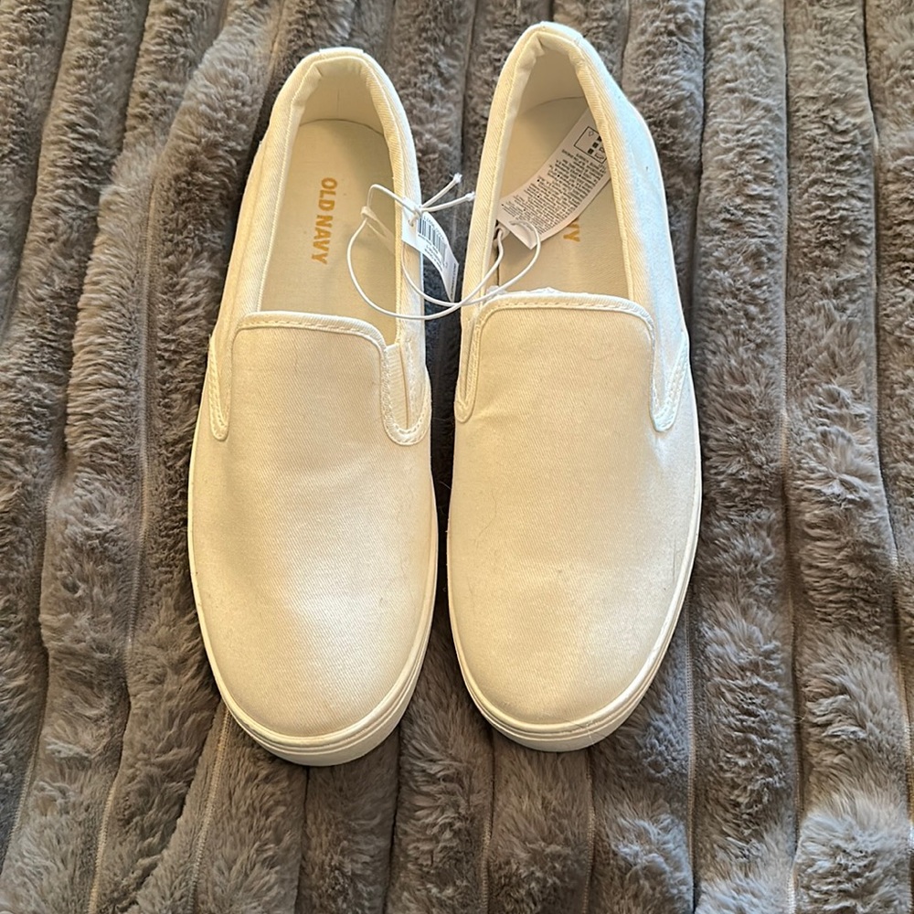 NWT Old Navy Slip on Sneakers